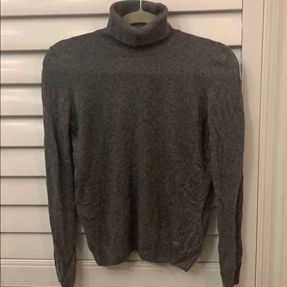 💌escada turtle neck sweater💌 - Picture 1 of 8